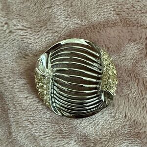 💕Vintage open work geometric  brooch pin silver tone metal clear rhinestone